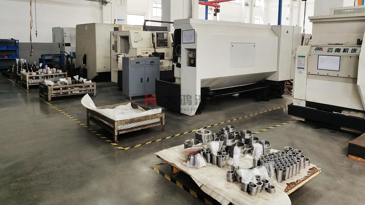 大鴻液壓數控車間