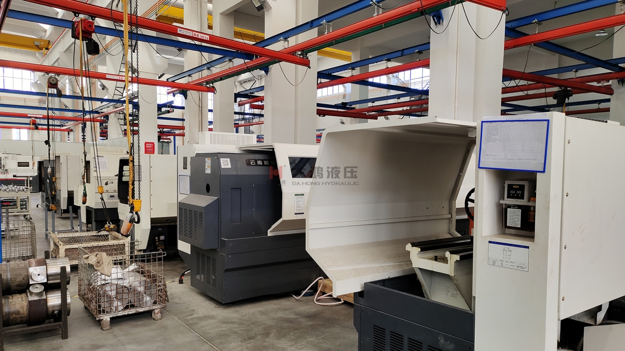 大鴻液壓數(shù)控車間